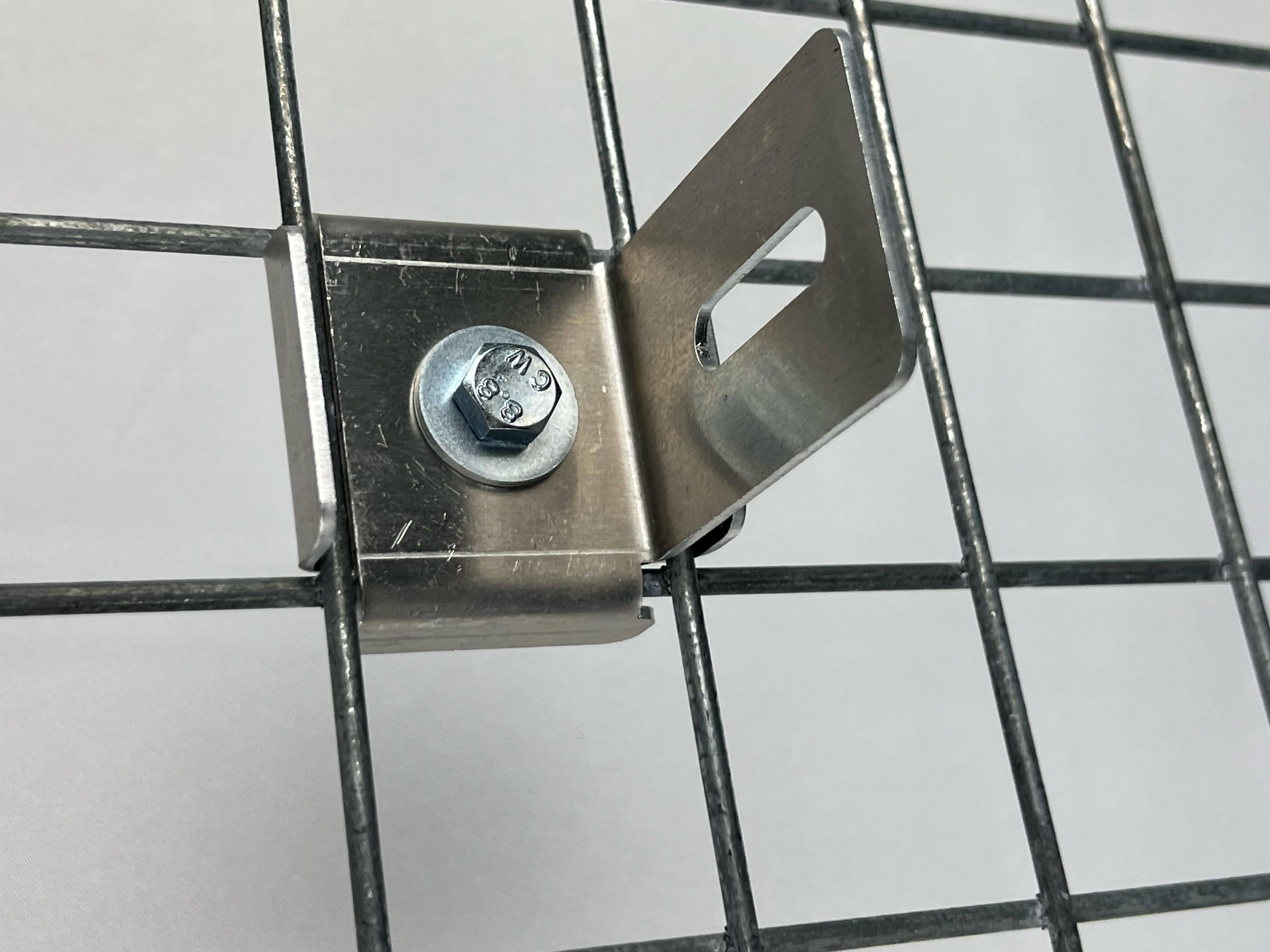 Set med 2 KLÄMMA med STÄNGSELHÅLLARE 5 x 5 Gabion stakethållare, aluminium