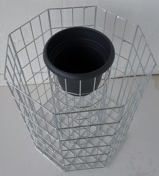 Coluna de flores octogonal, altura 62 cm, malha 5 x 10 cm, galvanizada a quente incluindo vaso