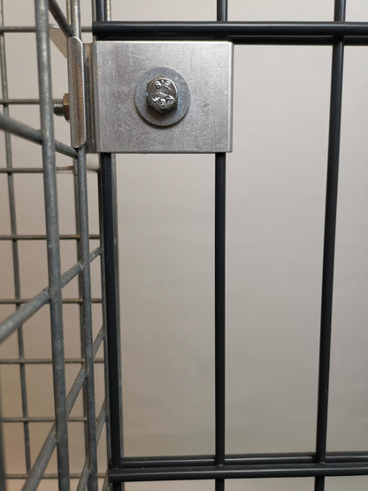 Klämma med staketfäste 5 x 5 cm för dubbelt trådnät, aluminium