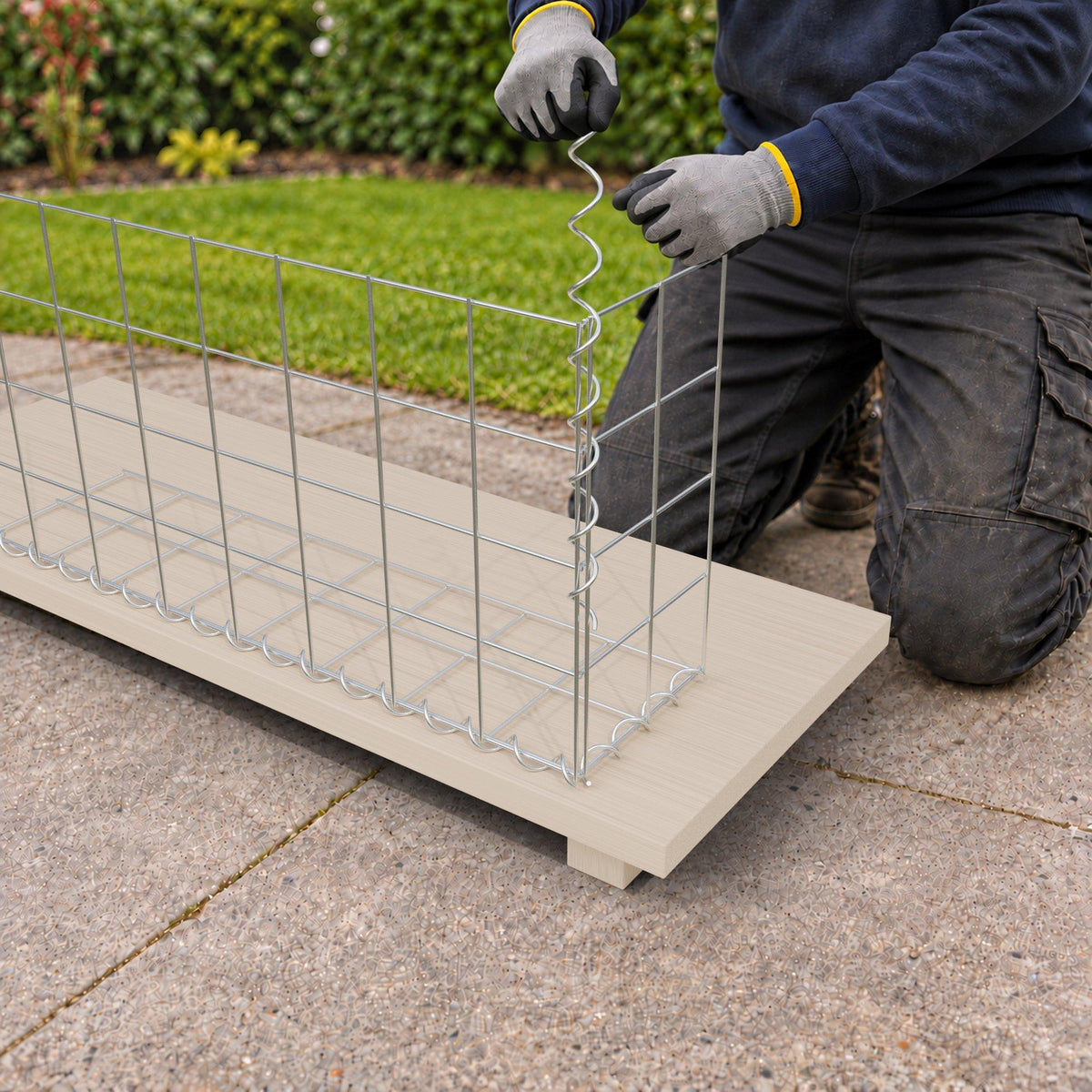 Schanskorf 80 cm x 40 cm x 20 cm (L x H x D), maaswijdte 10 cm x 10 cm, spiraalvormig