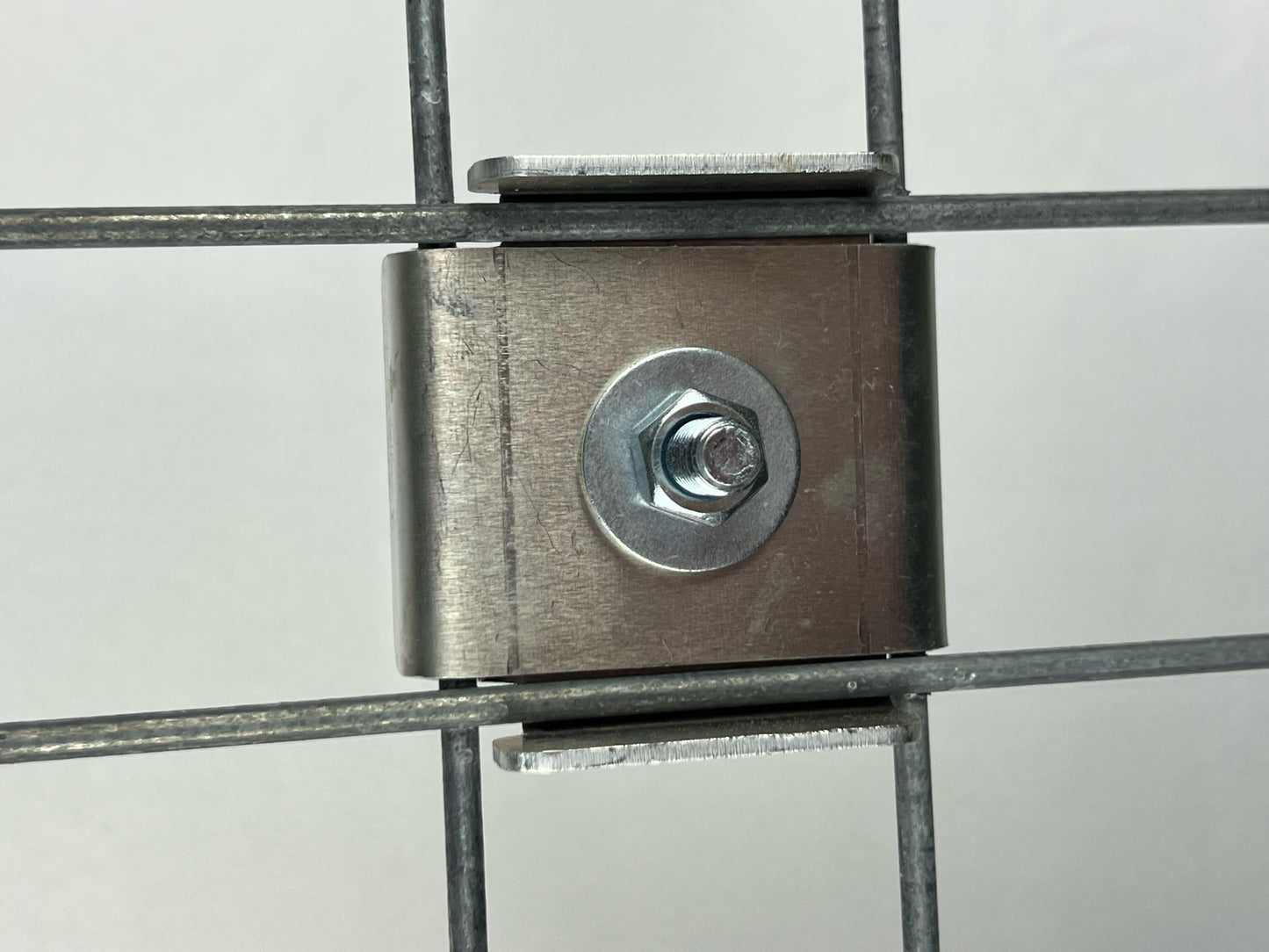 Set of 2 CLAMP with FENCE HOLDER 5 x 5 Gabion fence holder, aluminum